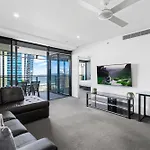 Converted Two Bedroom Apartments At Circle On Cavill - Self Contained, Privately Managed - Wow Stay