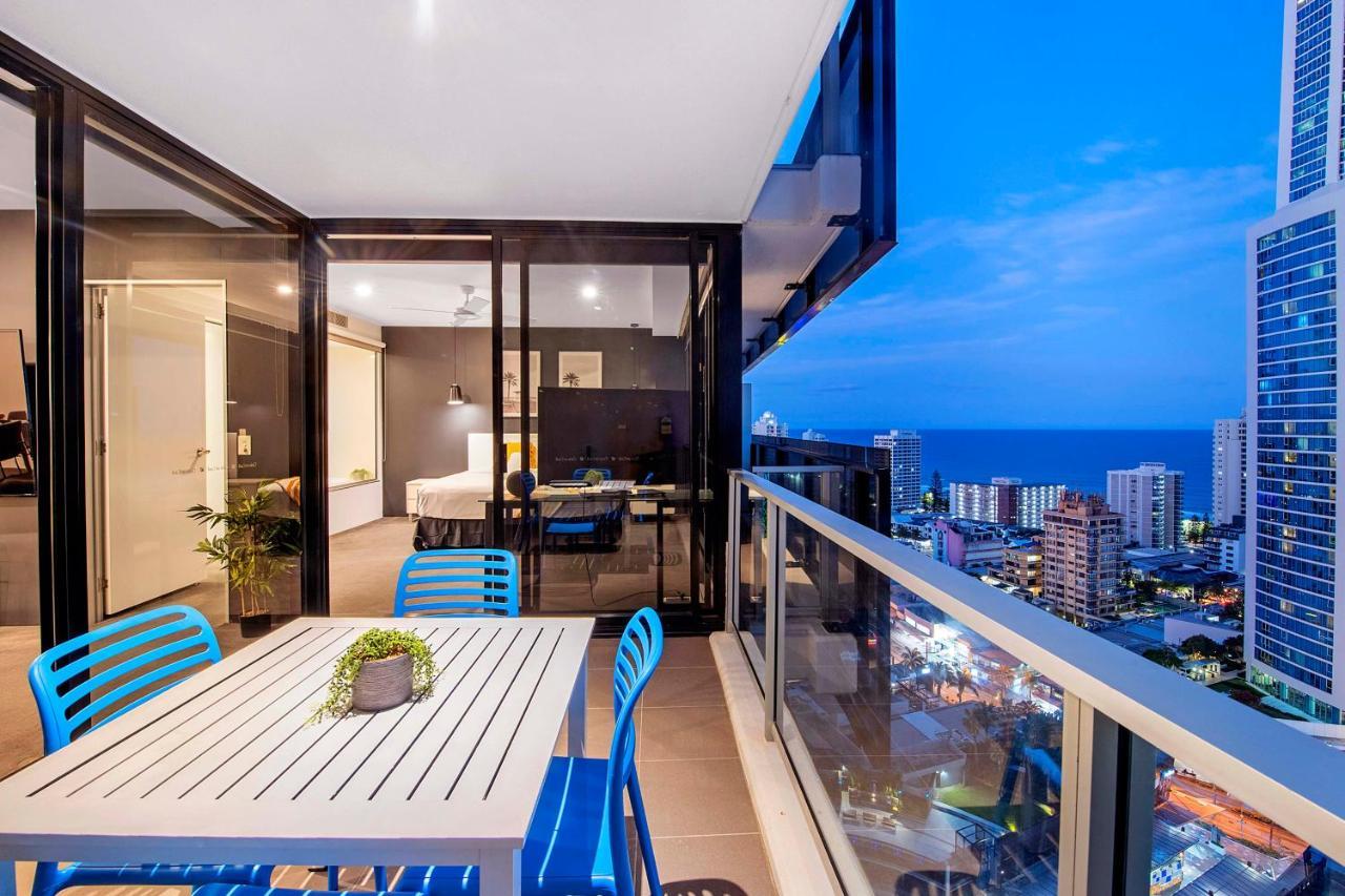 Converted Two Bedroom At Circle On Cavill - Self Contained, Privately Managed - Wow Apartment