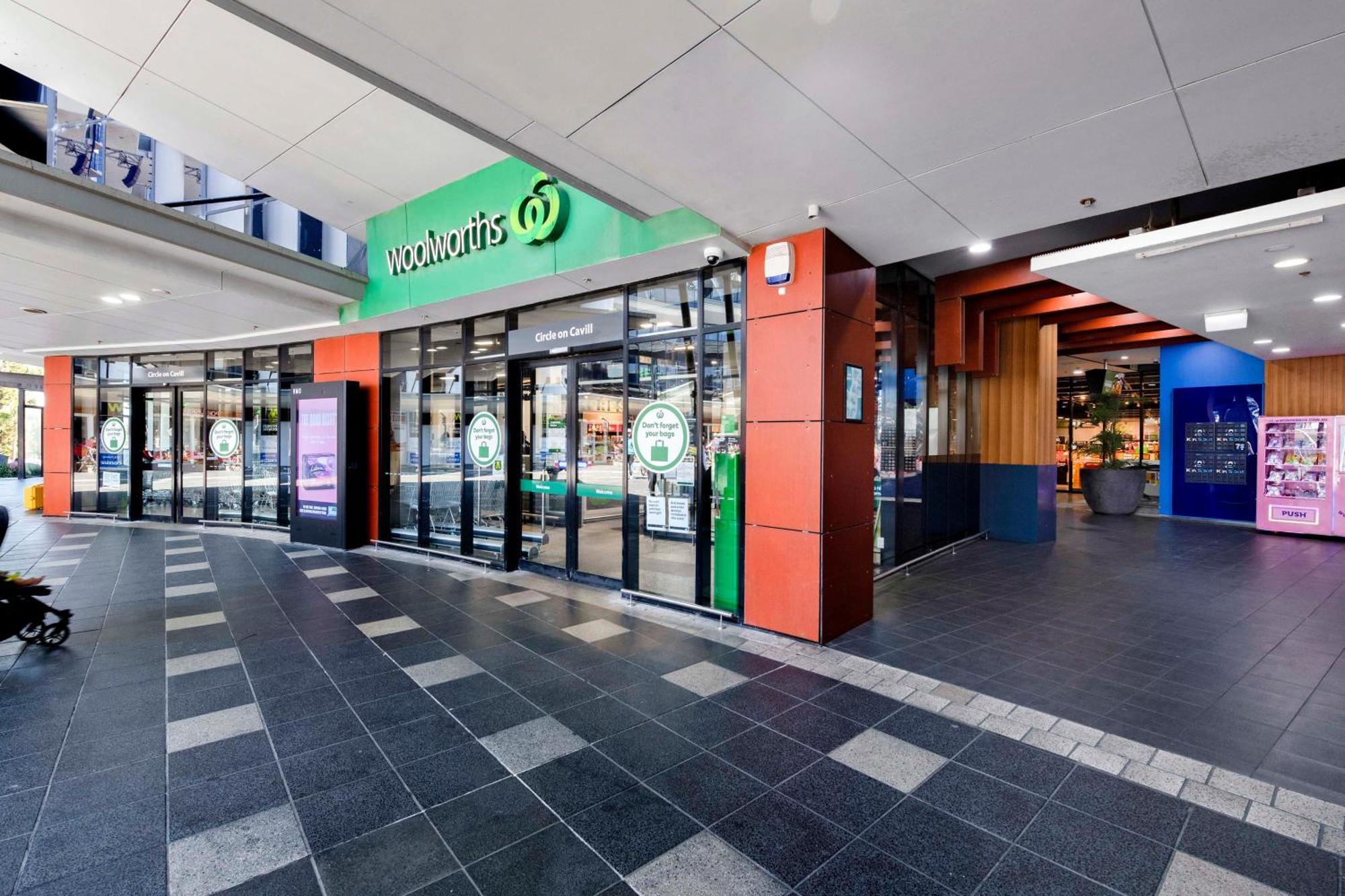 Apartment Converted Two Bedroom At Circle On Cavill - Self Contained, Privately Managed - Wow