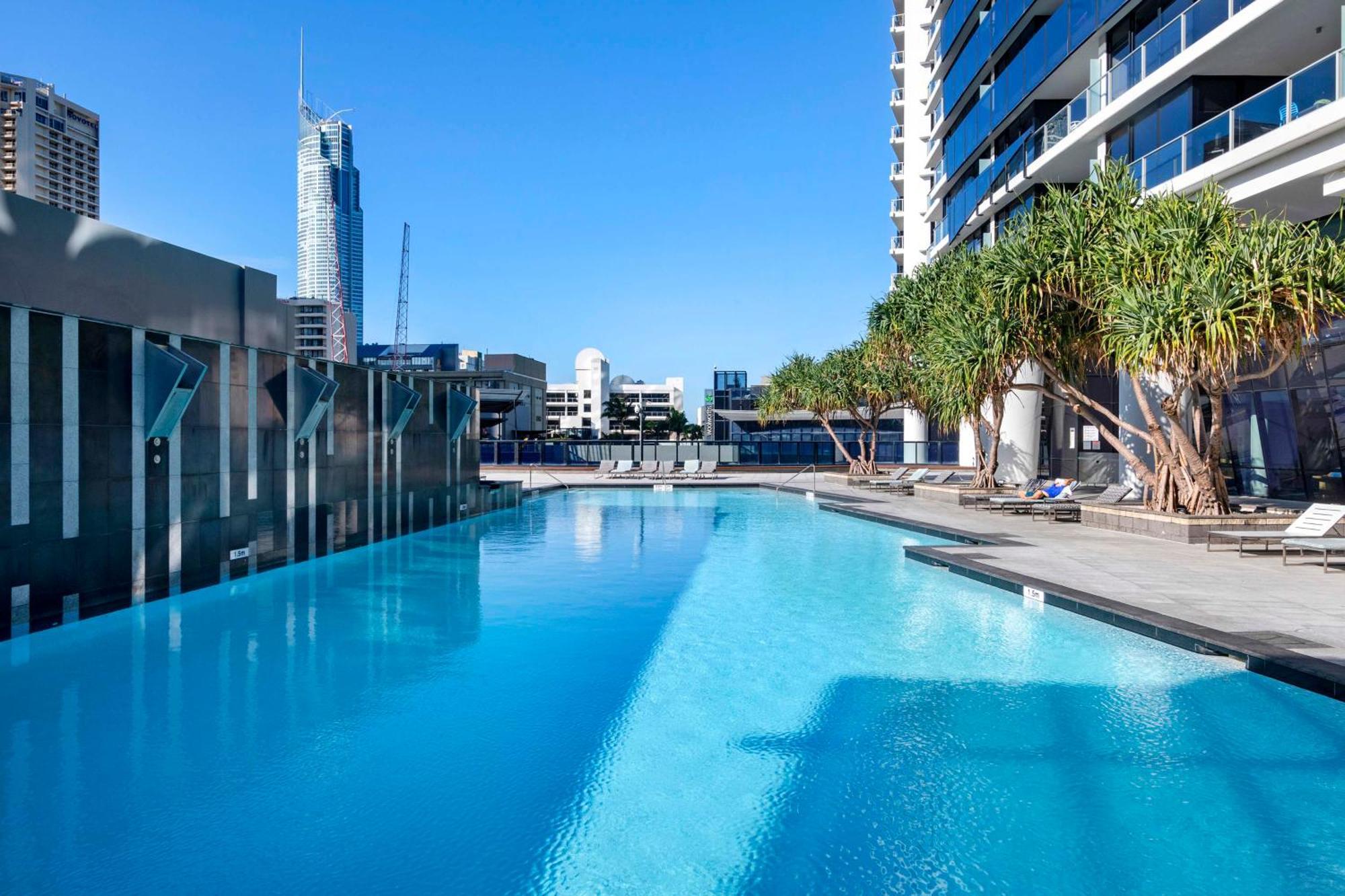 Converted Two Bedroom At Circle On Cavill - Self Contained, Privately Managed - Wow *