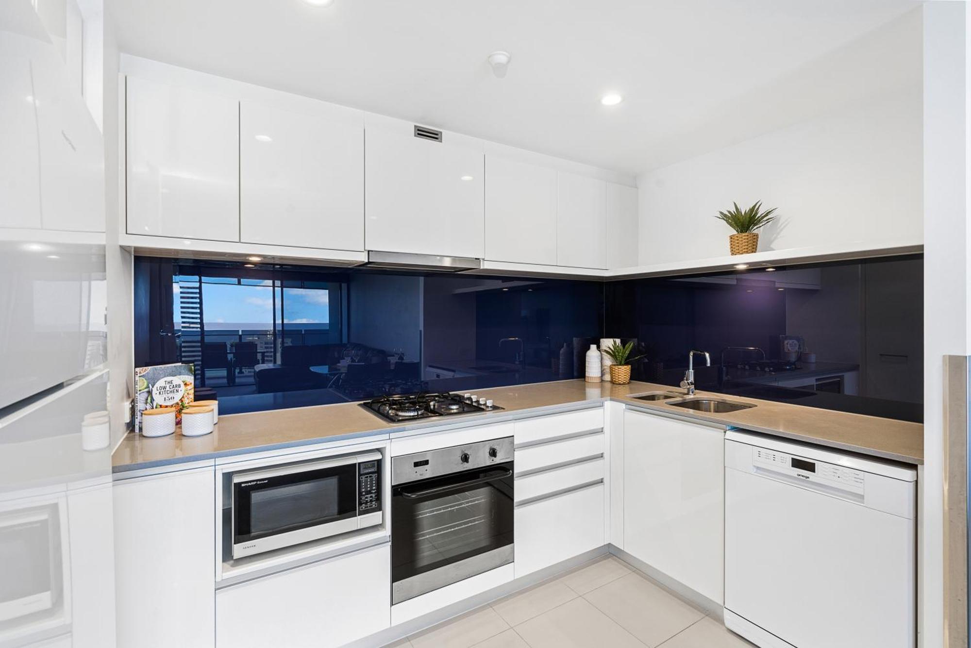 Converted Two Bedroom At Circle On Cavill - Self Contained, Privately Managed - Wow * Gold Coast