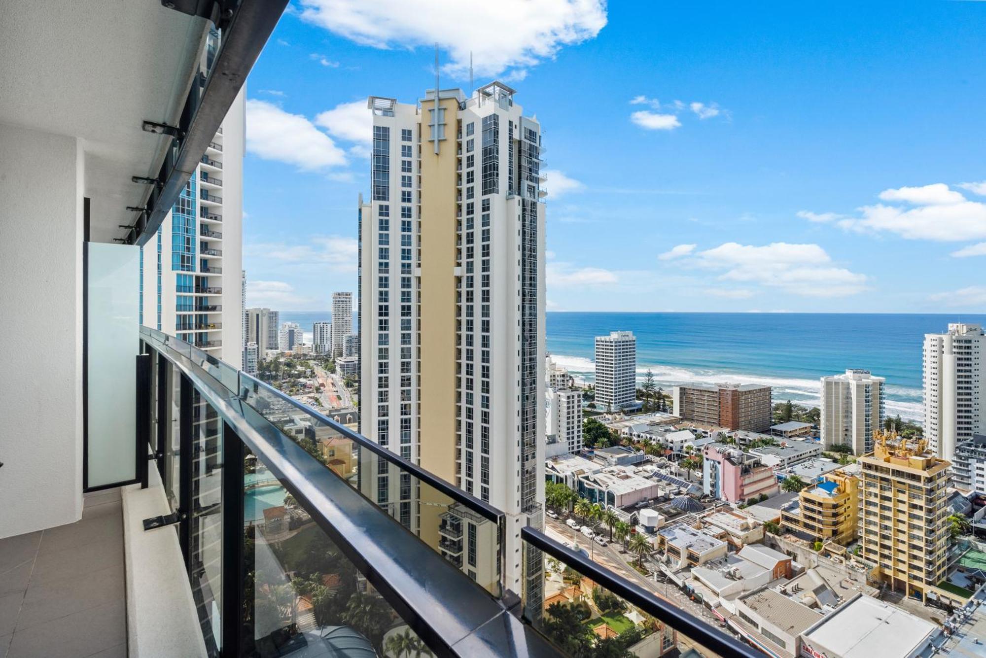 Converted Two Bedroom At Circle On Cavill - Self Contained, Privately Managed - Wow Apartment Gold Coast