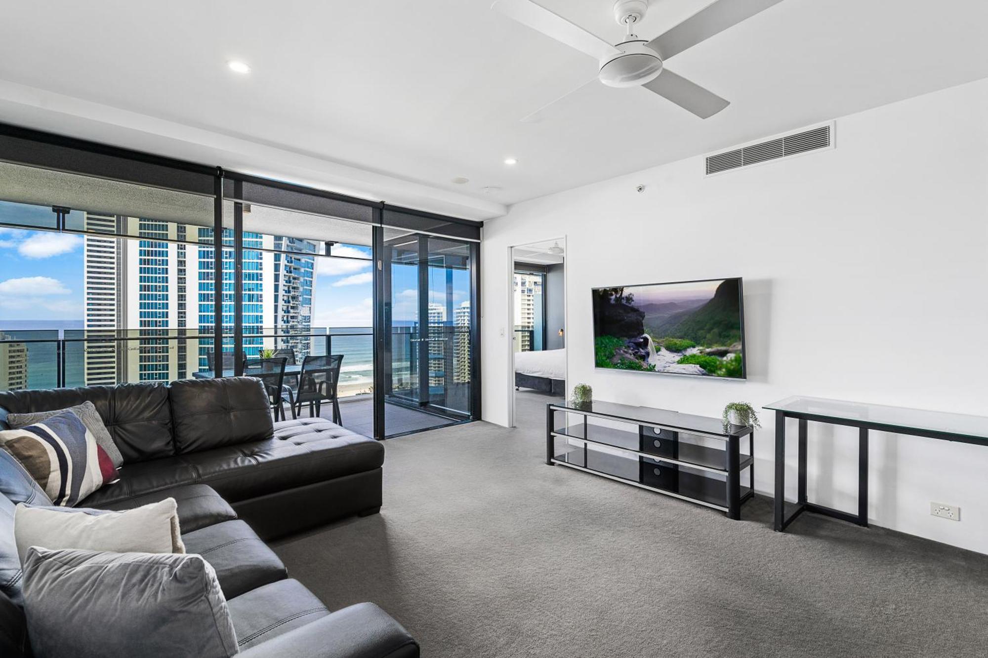 Converted Two Bedroom At Circle On Cavill - Self Contained, Privately Managed - Wow Apartment